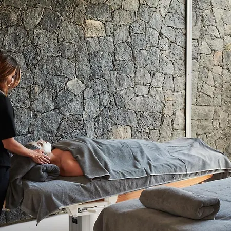 Kamezi Boutique Villa *