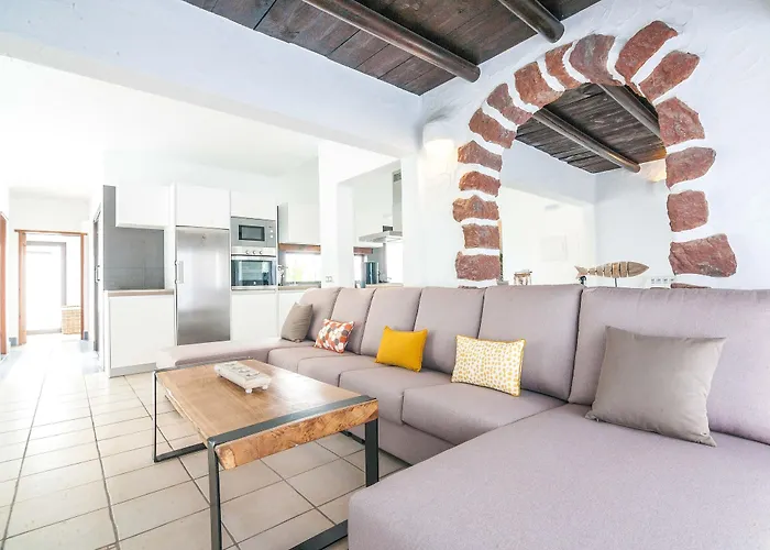 Kamezi Boutique Villa