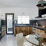 Villa Kamezi Boutique *